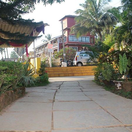 Dona Julia Beach Resort Калангуте Екстериор снимка