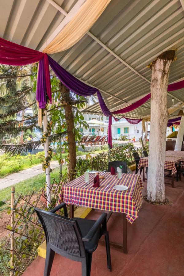 Dona Julia Beach Resort Калангуте Екстериор снимка